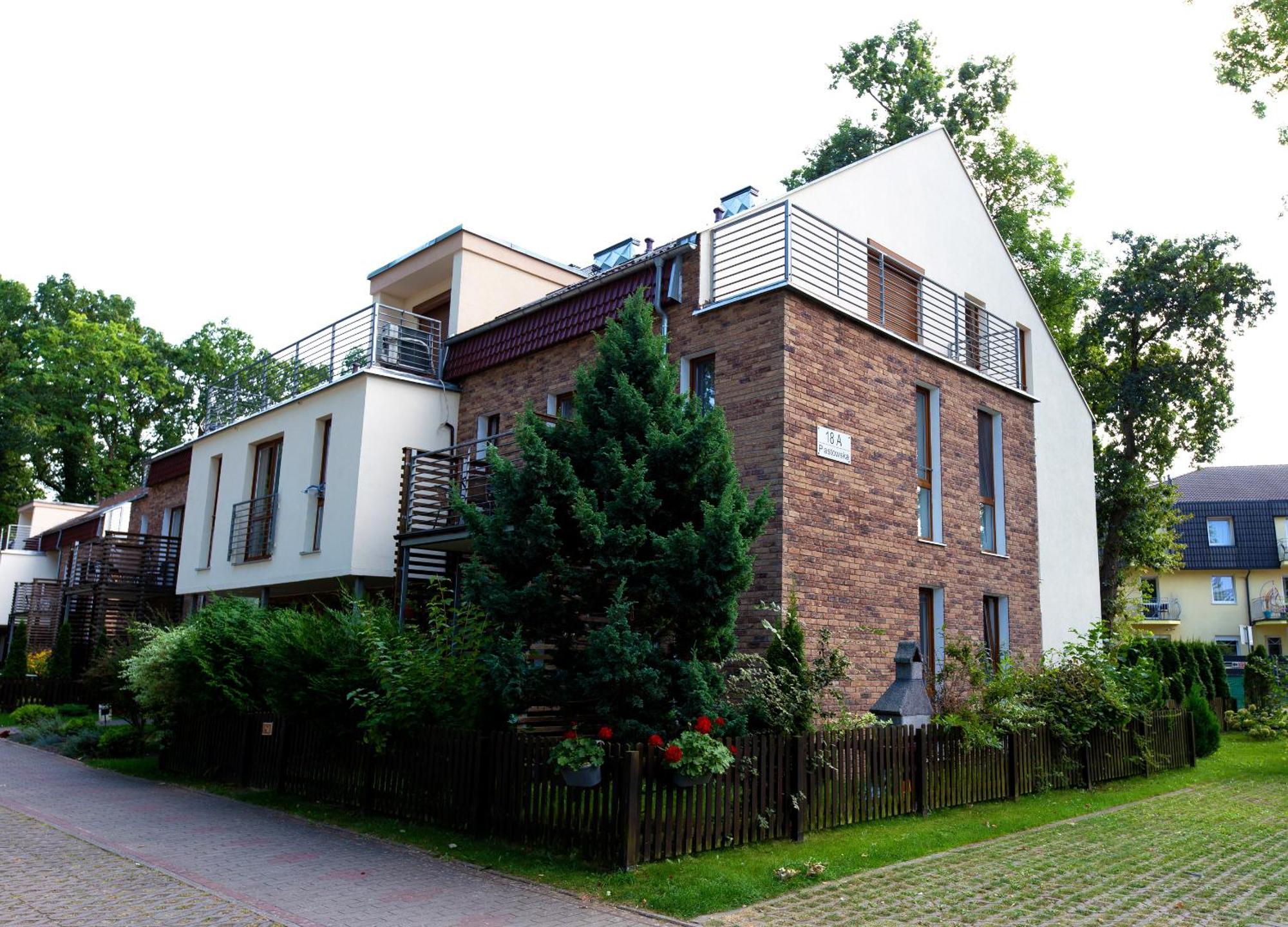 Apartament Ikar Z Wlasnym Ogrodkiem, Bardzo Blisko Morza Rewal Ngoại thất bức ảnh